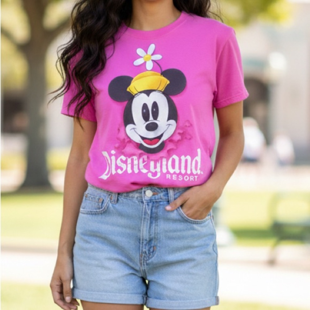 WALT DISNEY RESORT Women’s Minnie Mouse Disney Drop Shoulder Graphic Tee